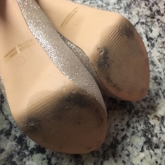 Sparkly Gold Platform Heels - Picture 4 of 5